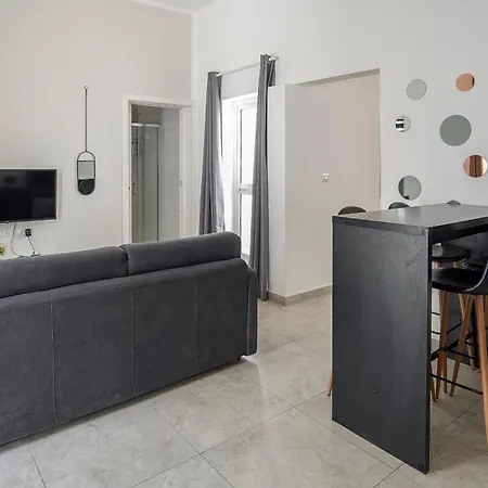 아파트 Large Penthouse With 2 Terraces - By Solea Homes *