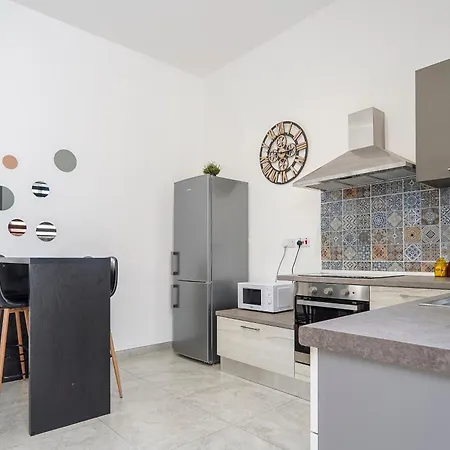 Large Penthouse With 2 Terraces - By Solea Homes 아파트 *