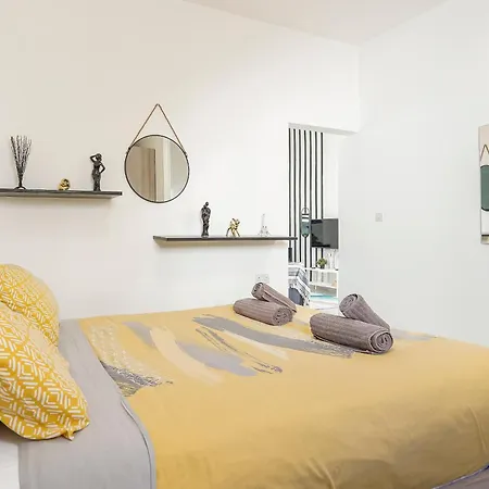 아파트 Large Penthouse With 2 Terraces - By Solea Homes 그지라
